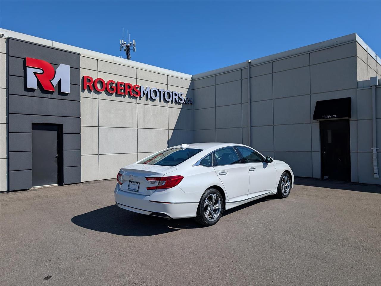 2018 Honda Accord EX-L - SUNROOF - LEATHER - TECH FEATS Photo
