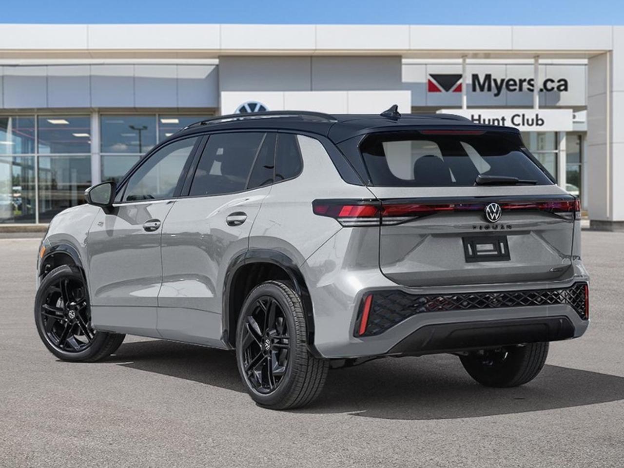 2026 Volkswagen Tiguan Comfortline R-Line Black Edition Photo3