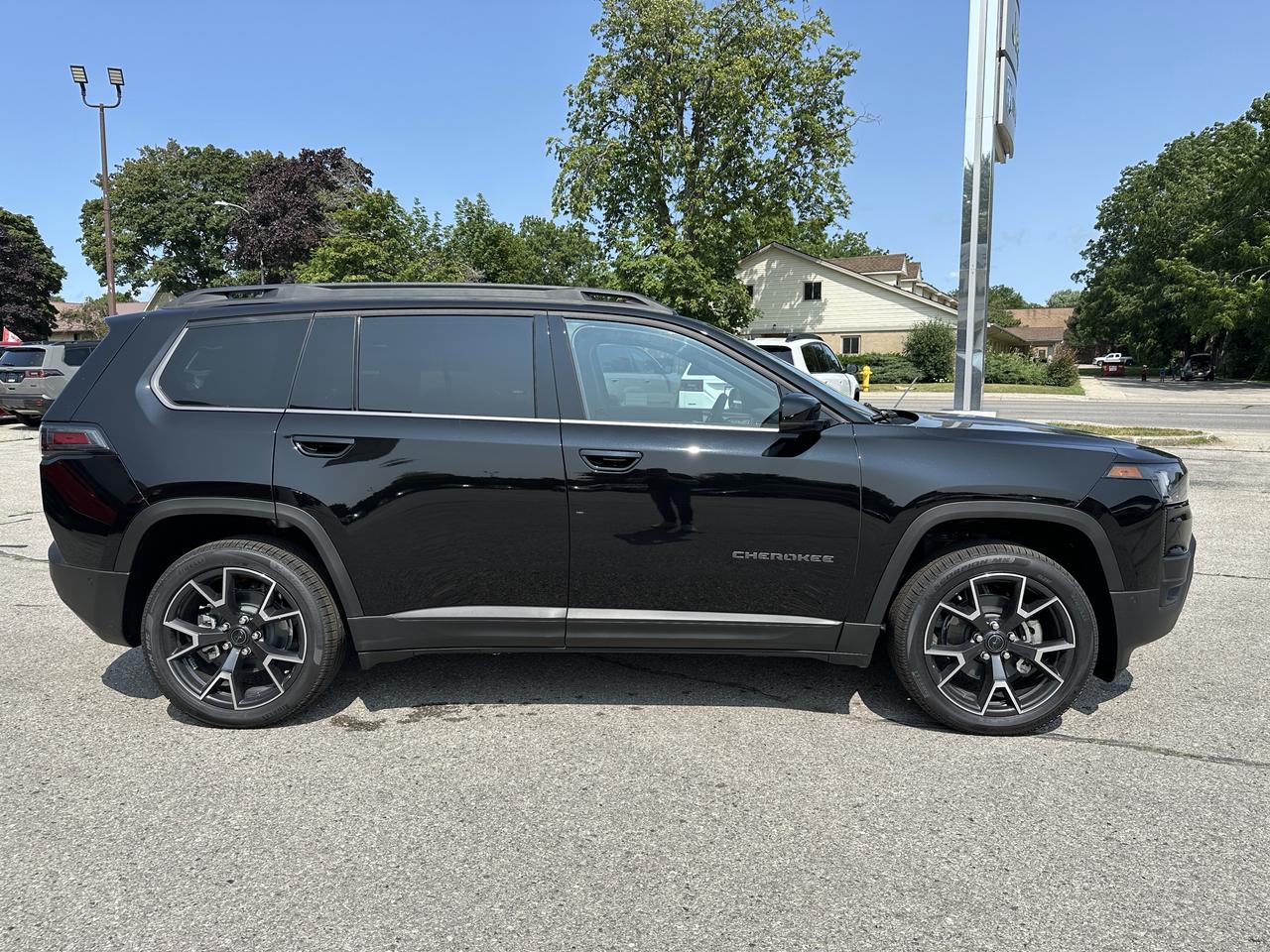 2026 Jeep Cherokee OVERLAND Photo