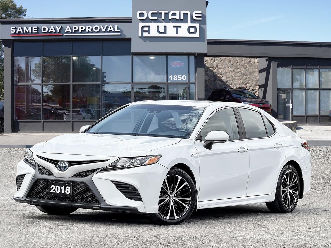 2018 Toyota Camry Hybrid SE Auto - Photo #1