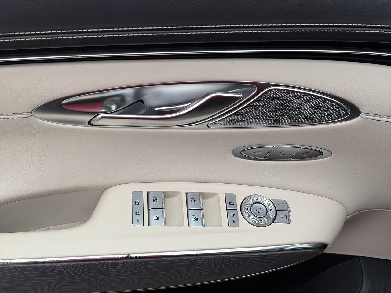 2022 Genesis GV70 Advanced AWD PREMIUM DRIVE | LEATHER SEATS | SUNRO Photo