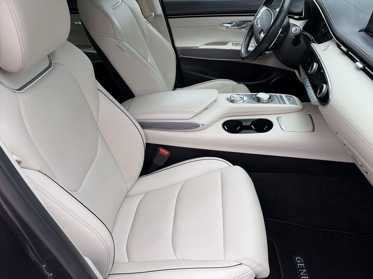 2022 Genesis GV70 Advanced AWD PREMIUM DRIVE | LEATHER SEATS | SUNRO Photo