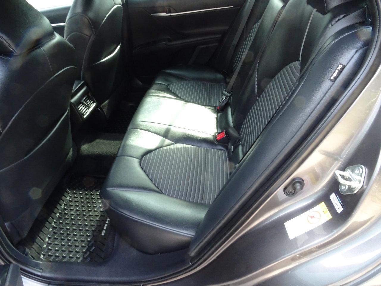 2018 Toyota Camry SE Photo