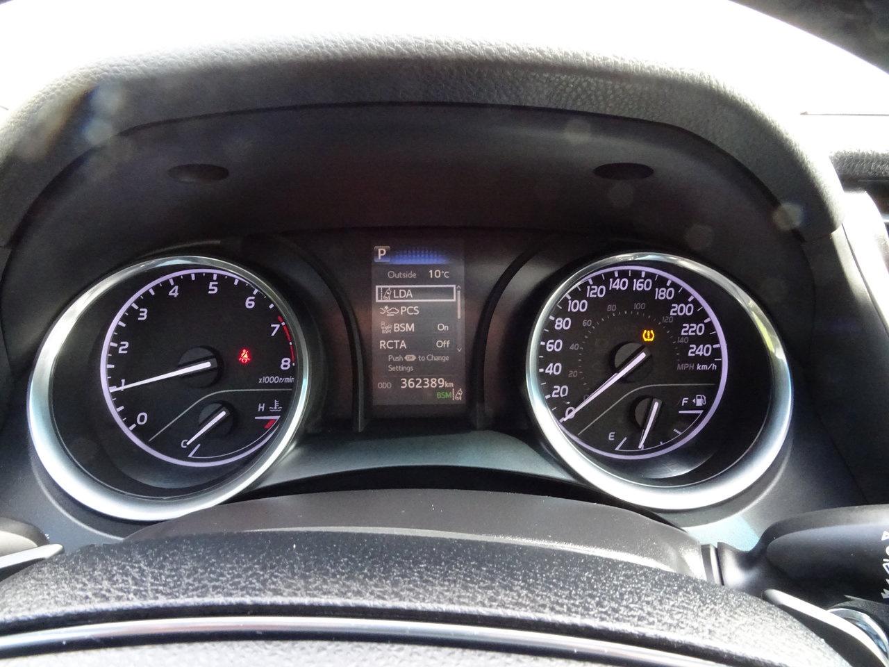 2018 Toyota Camry SE Photo