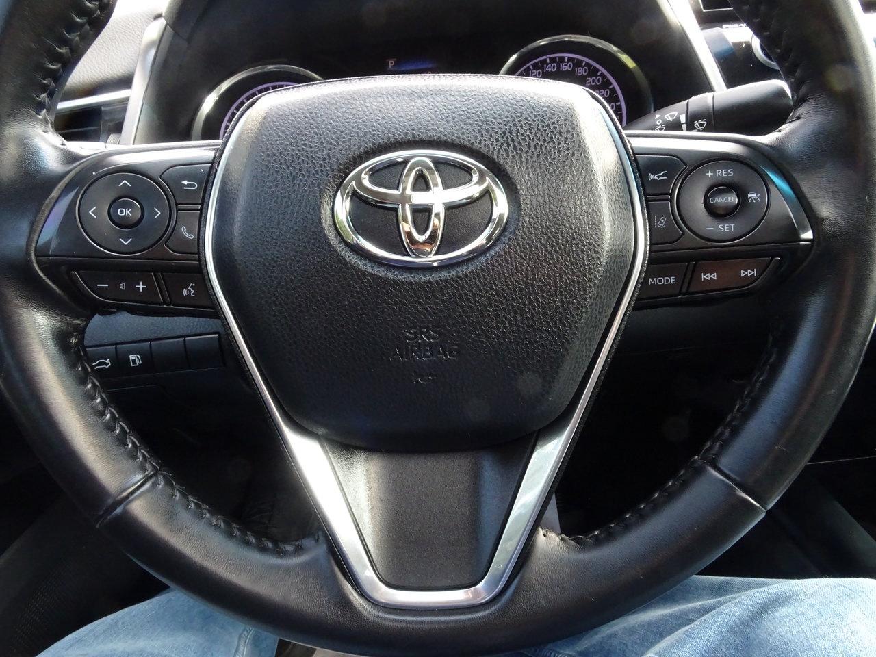 2018 Toyota Camry SE Photo