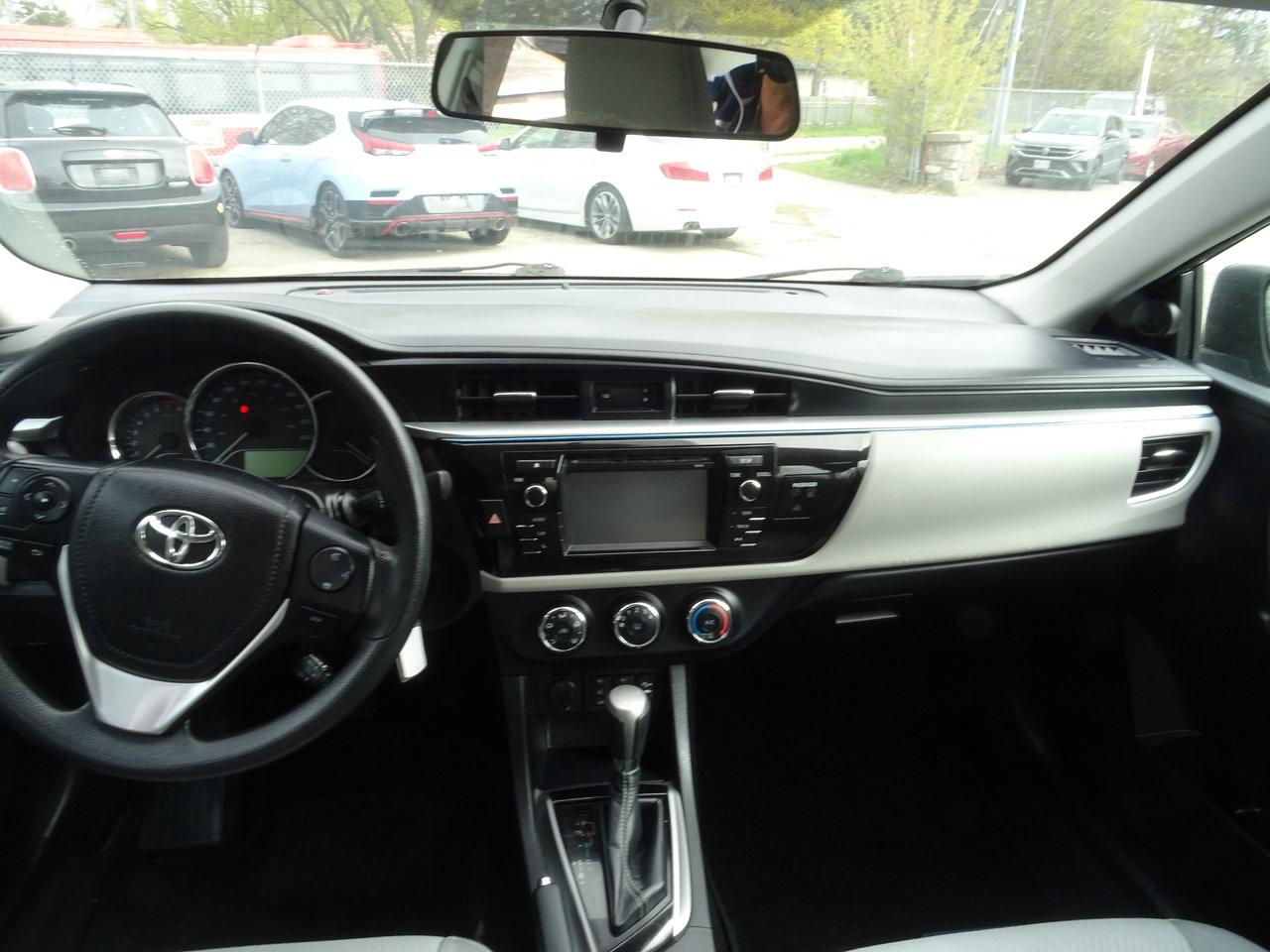 2015 Toyota Corolla LE Photo
