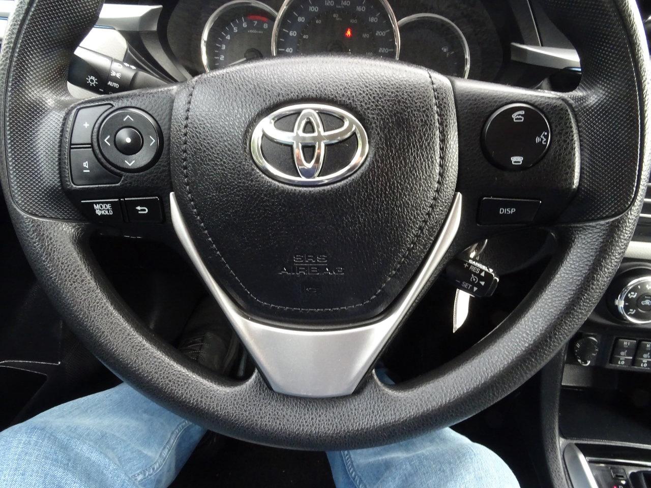 2015 Toyota Corolla LE Photo