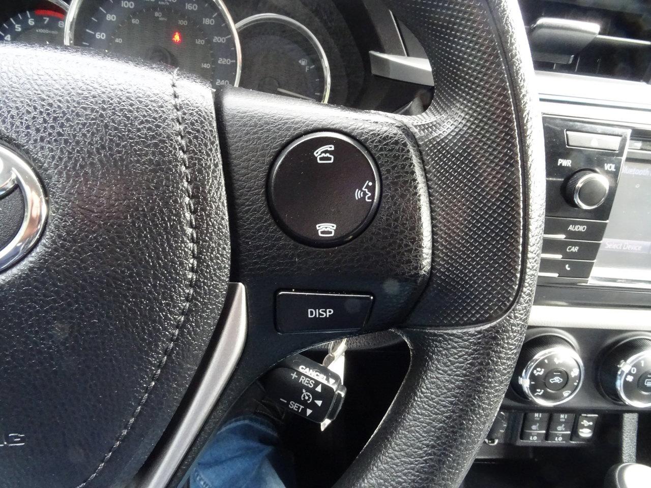 2015 Toyota Corolla LE Photo