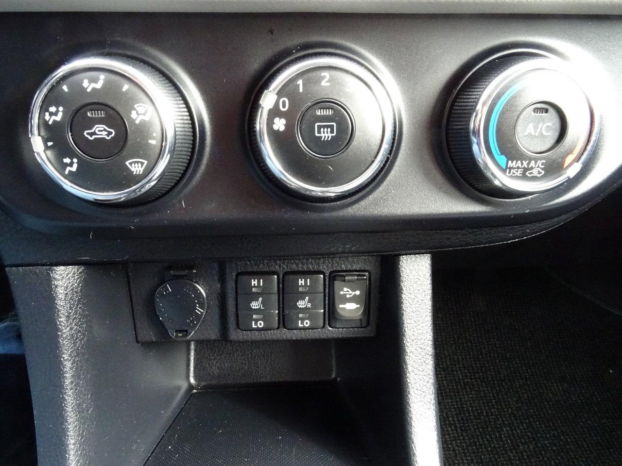 2015 Toyota Corolla LE Photo