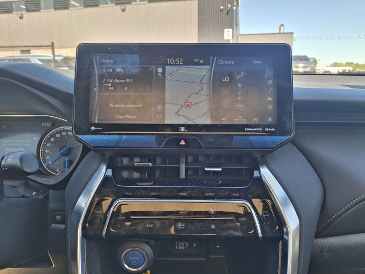 2022 Toyota Venza Limited AWD | Leather | Pano Roof | Heated + Ventilated Seats | Heated Steering | and More ! Photo