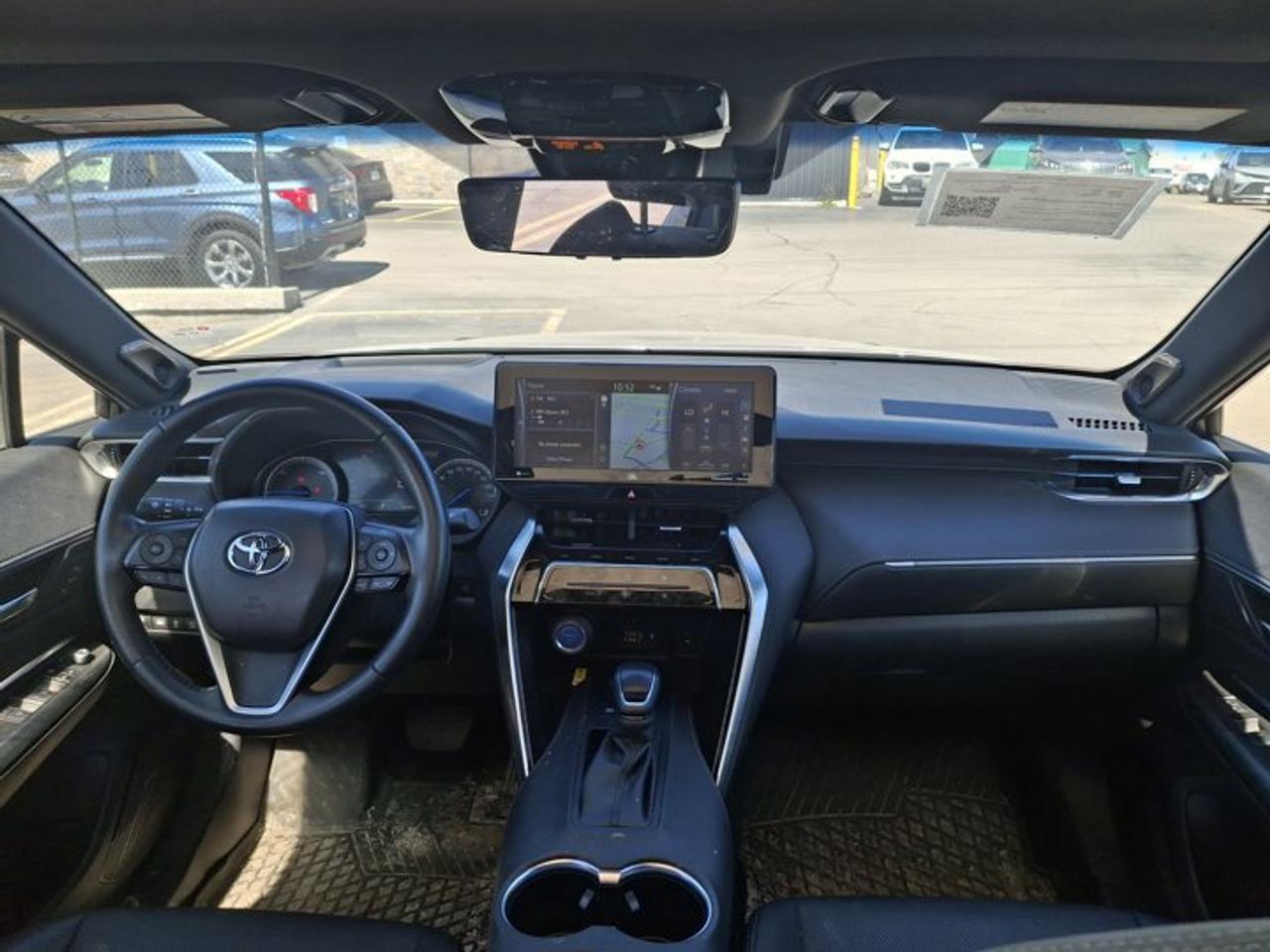 2022 Toyota Venza Limited AWD | Leather | Pano Roof | Heated + Ventilated Seats | Heated Steering | and More ! Photo4