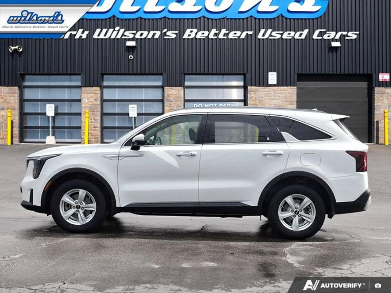 2024 Kia Sorento LX AWD | 3rd Row Seats | Heated Seats | CarPlay + Android | Rear Camera | and More ! Photo1