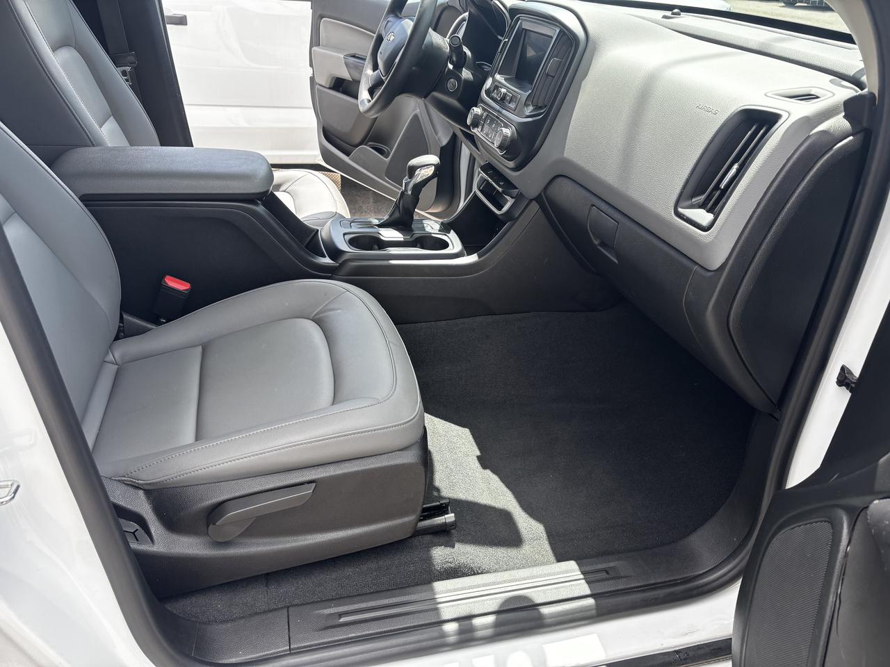 2022 Chevrolet Colorado 2WD, Full Crew Cab, Box liner, USB and AUX Input Photo
