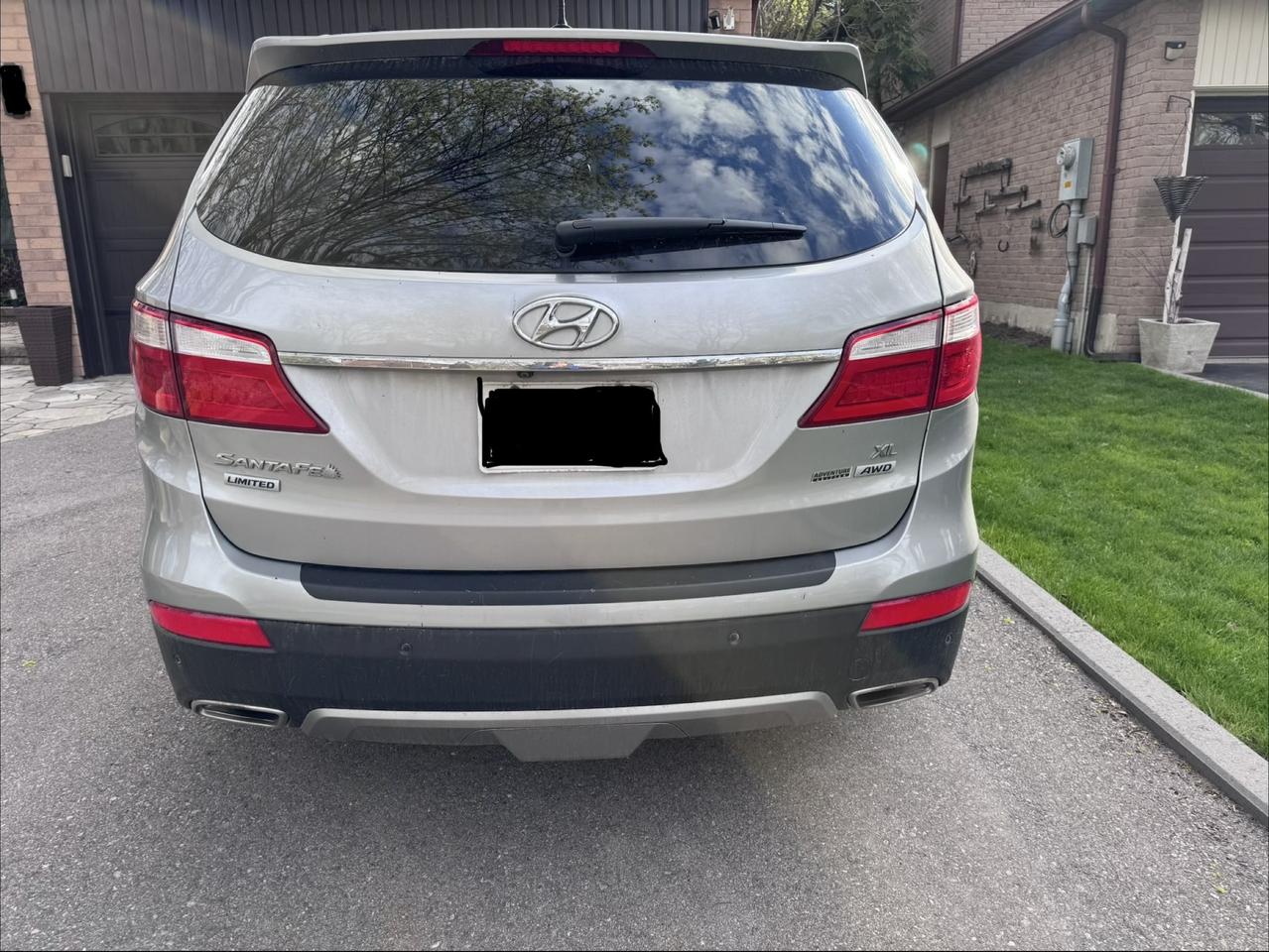 2016 Hyundai Santa Fe XL Limited Adventure Edition Photo