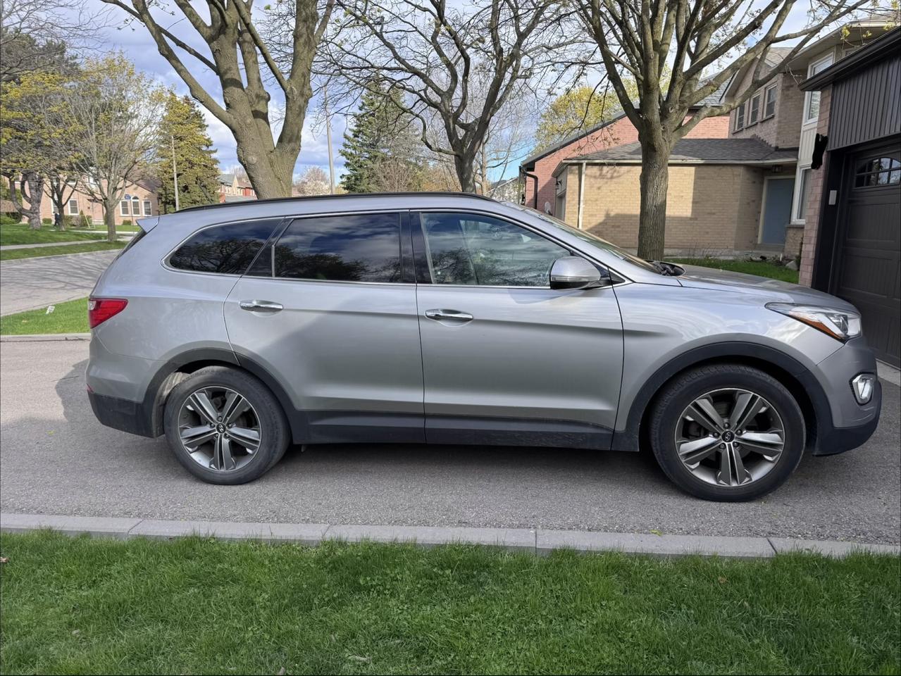 2016 Hyundai Santa Fe XL Limited Adventure Edition Photo