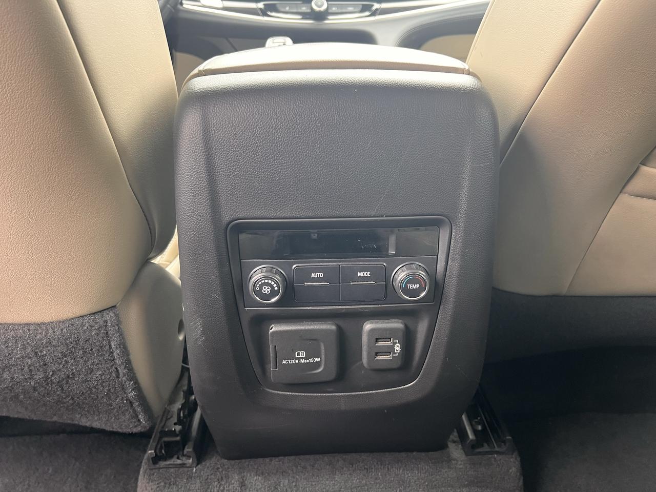 2018 Buick Enclave Essence Photo