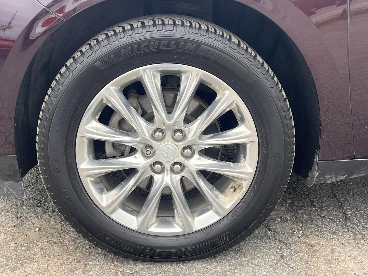 2018 Buick Enclave Essence Photo