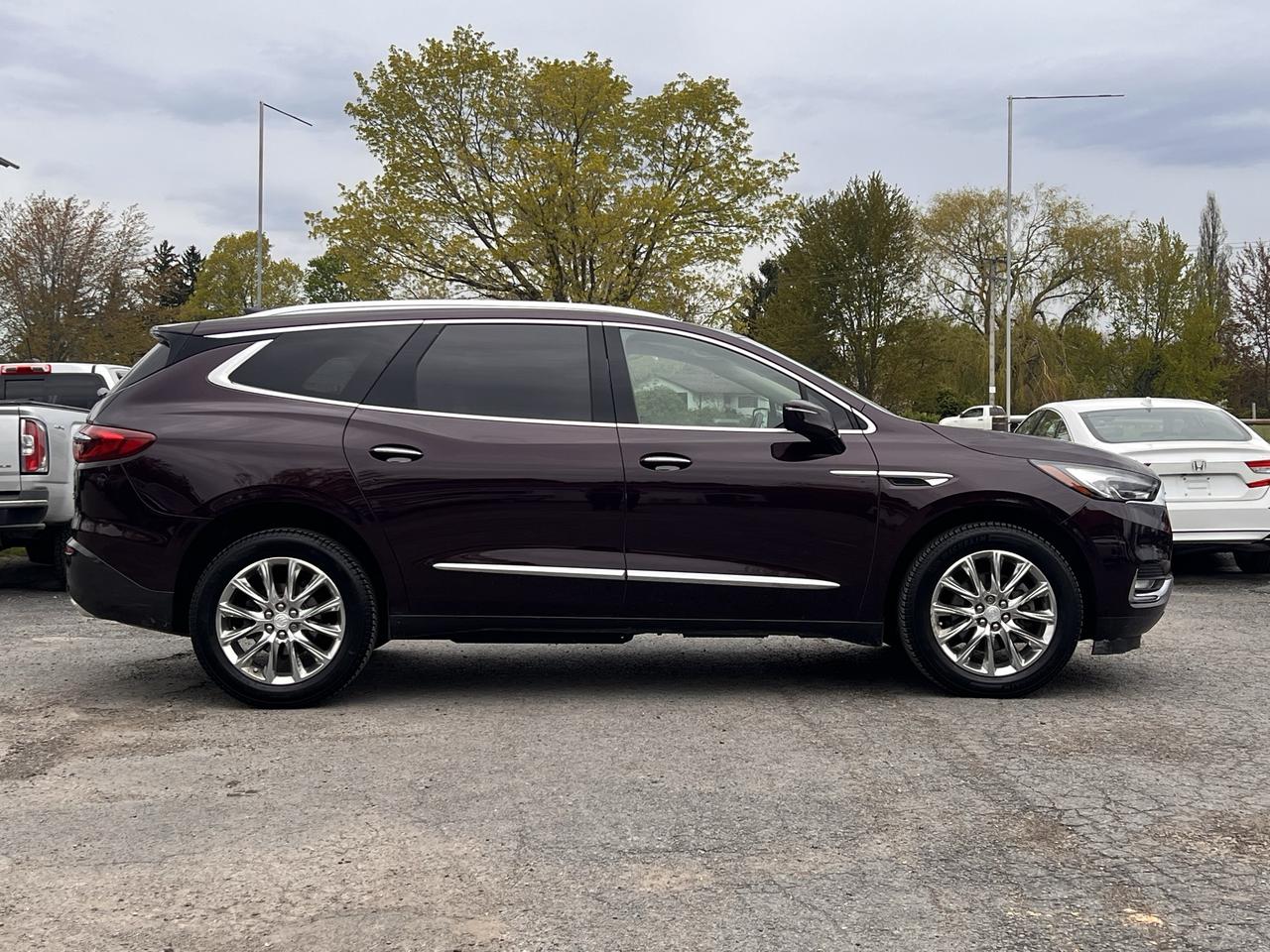 2018 Buick Enclave Essence Photo
