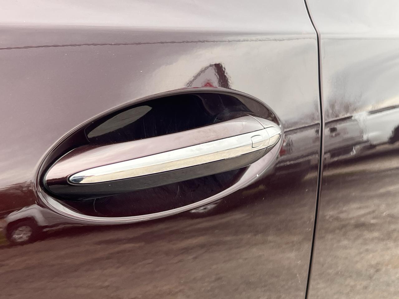 2018 Buick Enclave Essence Photo
