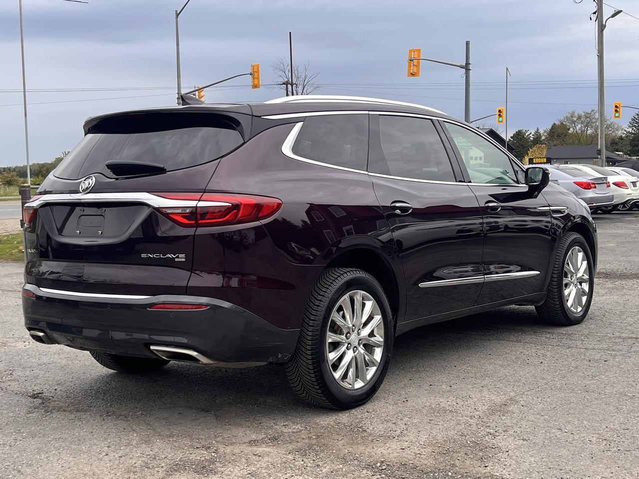 2018 Buick Enclave Essence Photo