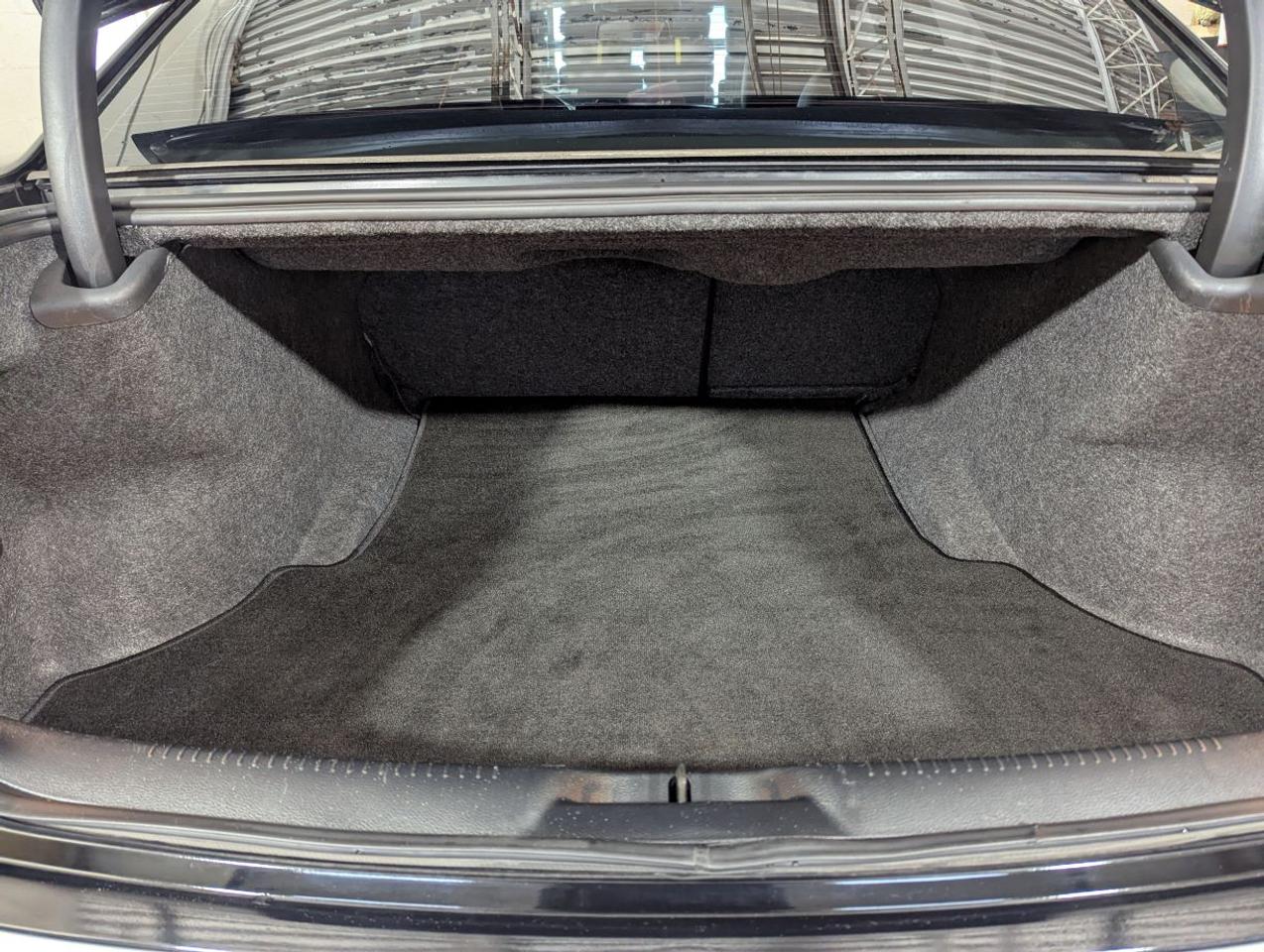 2019 Chrysler 300 300C PLATINUM EDITION WITH NAVIGATION!! Photo4