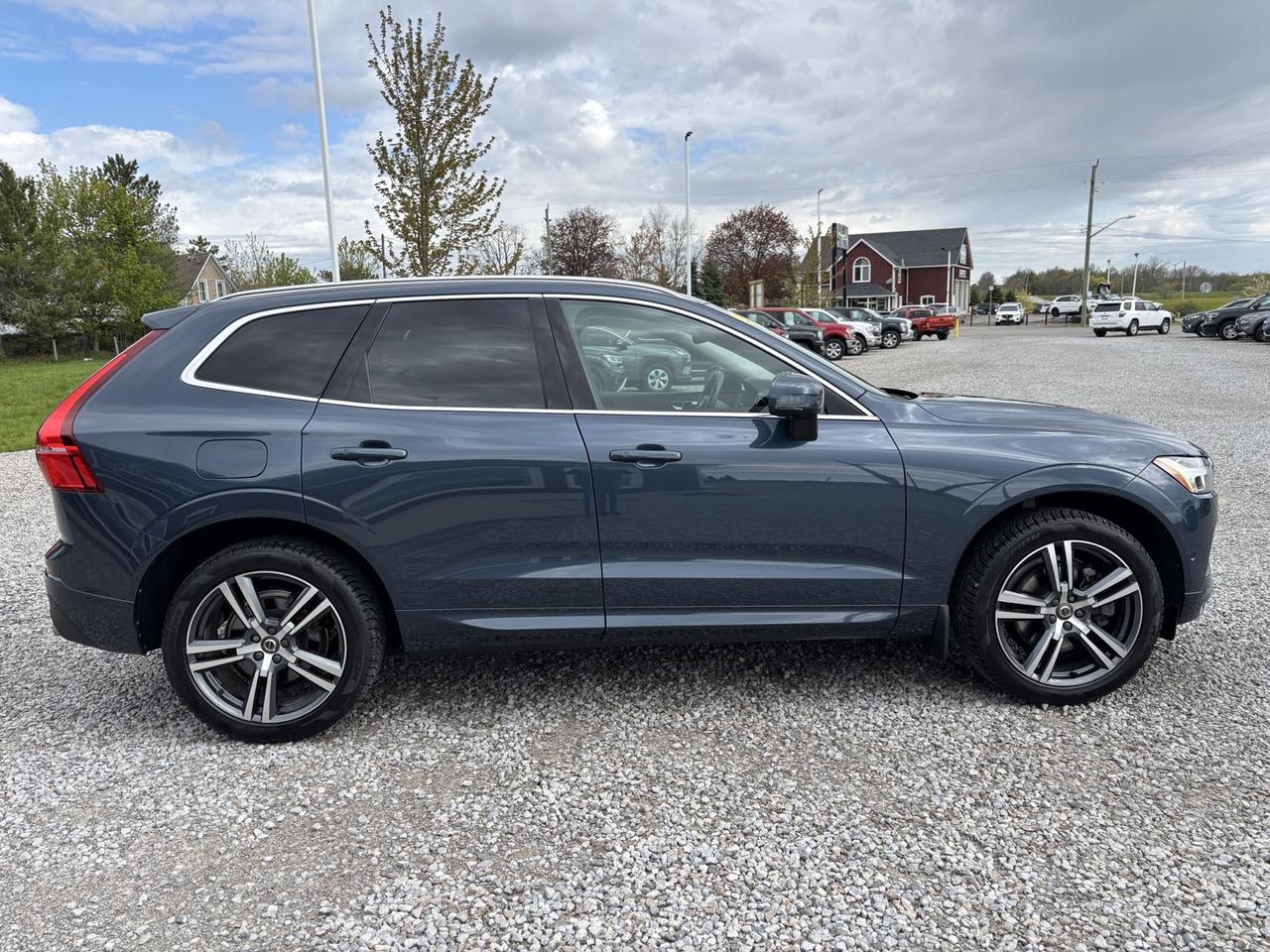 2019 Volvo XC60 Momentum ~LEATHER~CLEAR CARFAX~PANO ROOF~ Photo