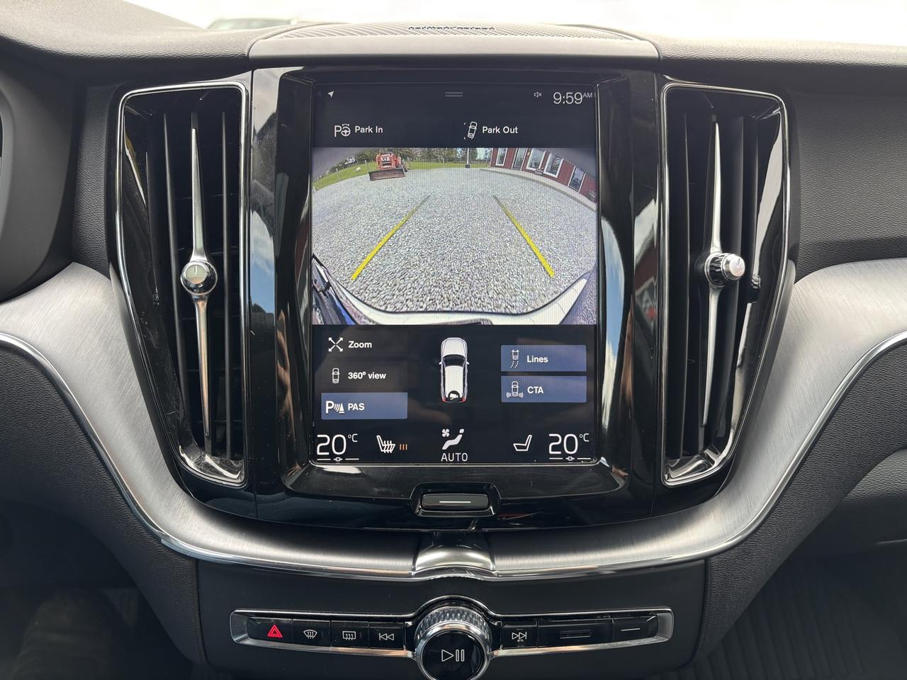 2019 Volvo XC60 Momentum ~LEATHER~CLEAR CARFAX~PANO ROOF~ Photo