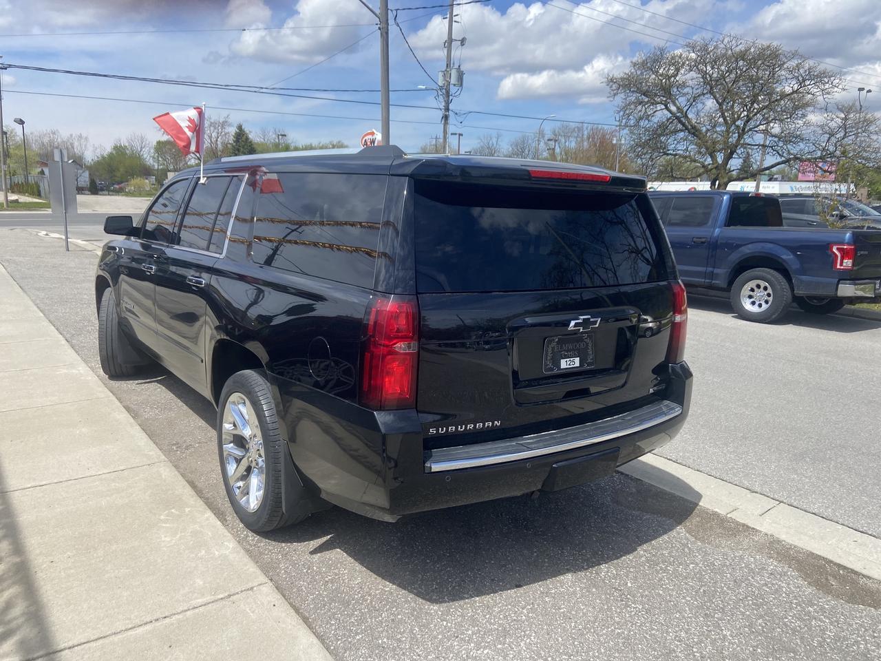 2017 Chevrolet Suburban Premier Photo