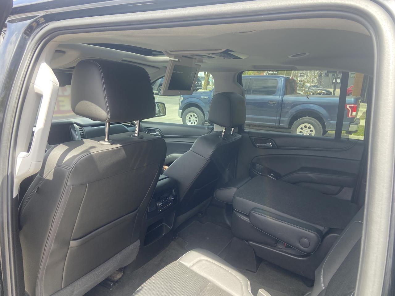 2017 Chevrolet Suburban Premier Photo