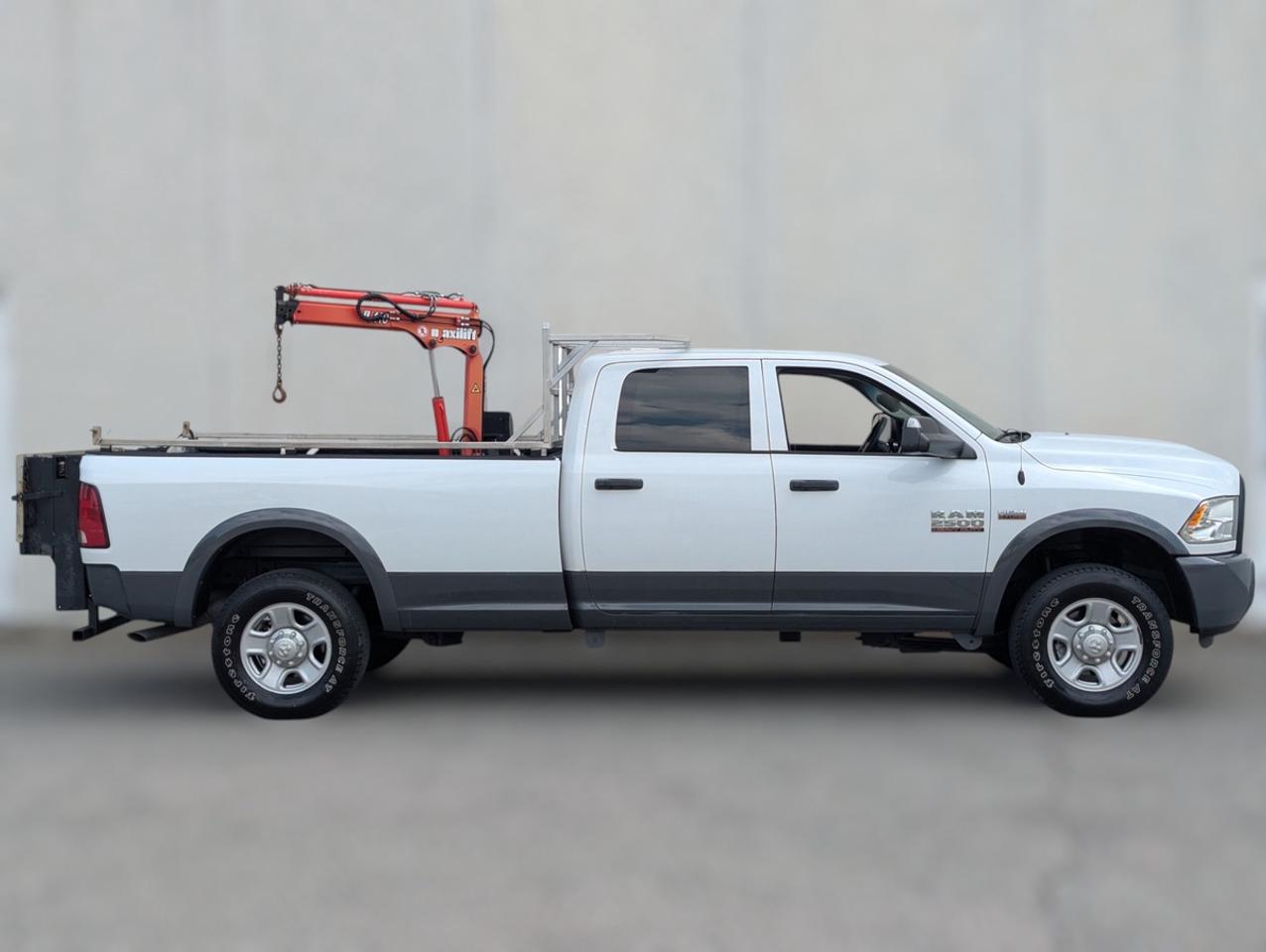 2015 RAM 2500 4X4/CrewCab/8FootBed/MAXILIFT/TommyGate Photo4