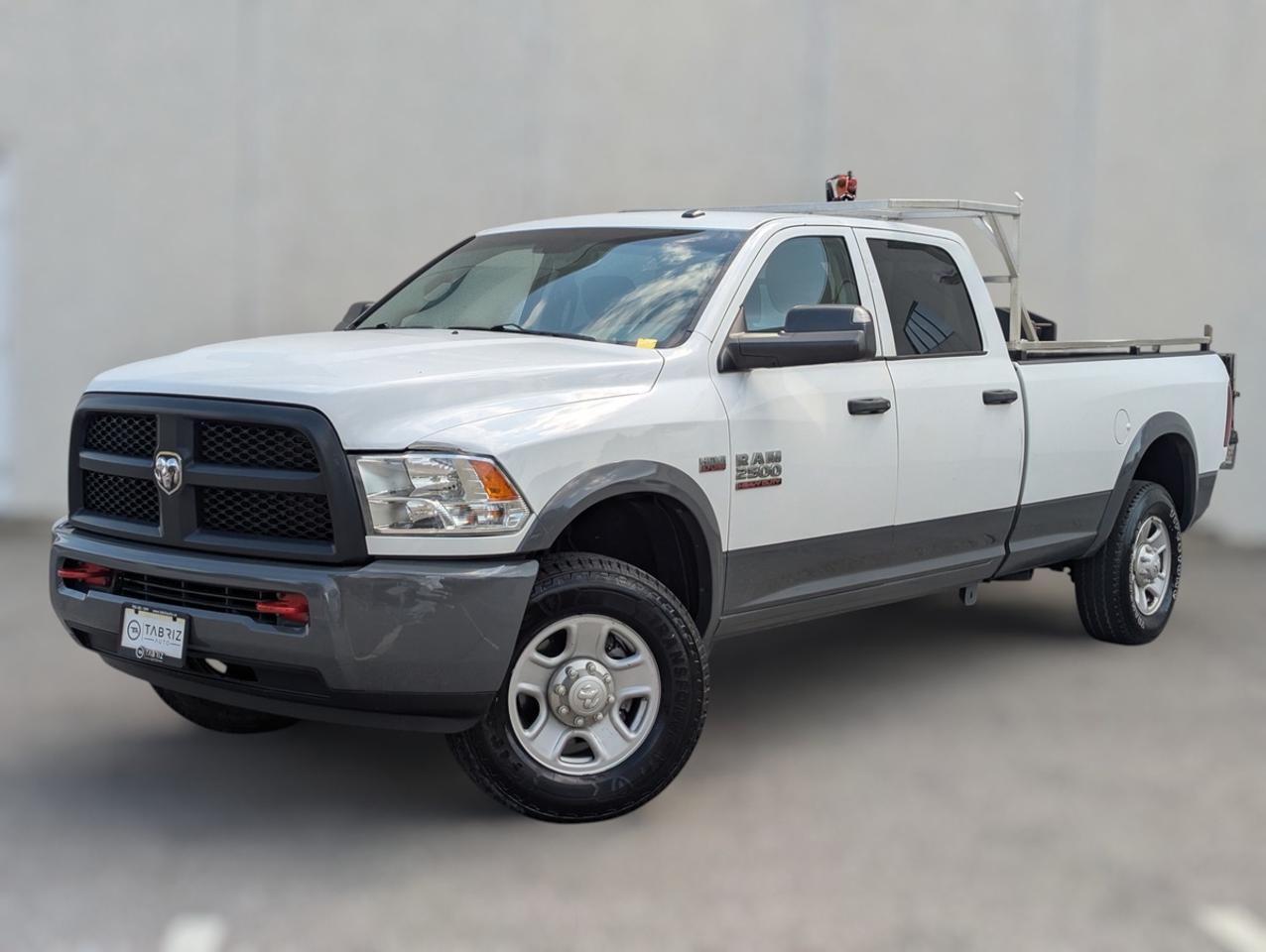 2015 RAM 2500 4X4/CrewCab/8FootBed/MAXILIFT/TommyGate Photo