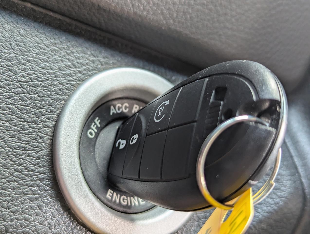 2015 RAM 2500 4X4/CrewCab/8FootBed/MAXILIFT/TommyGate Photo