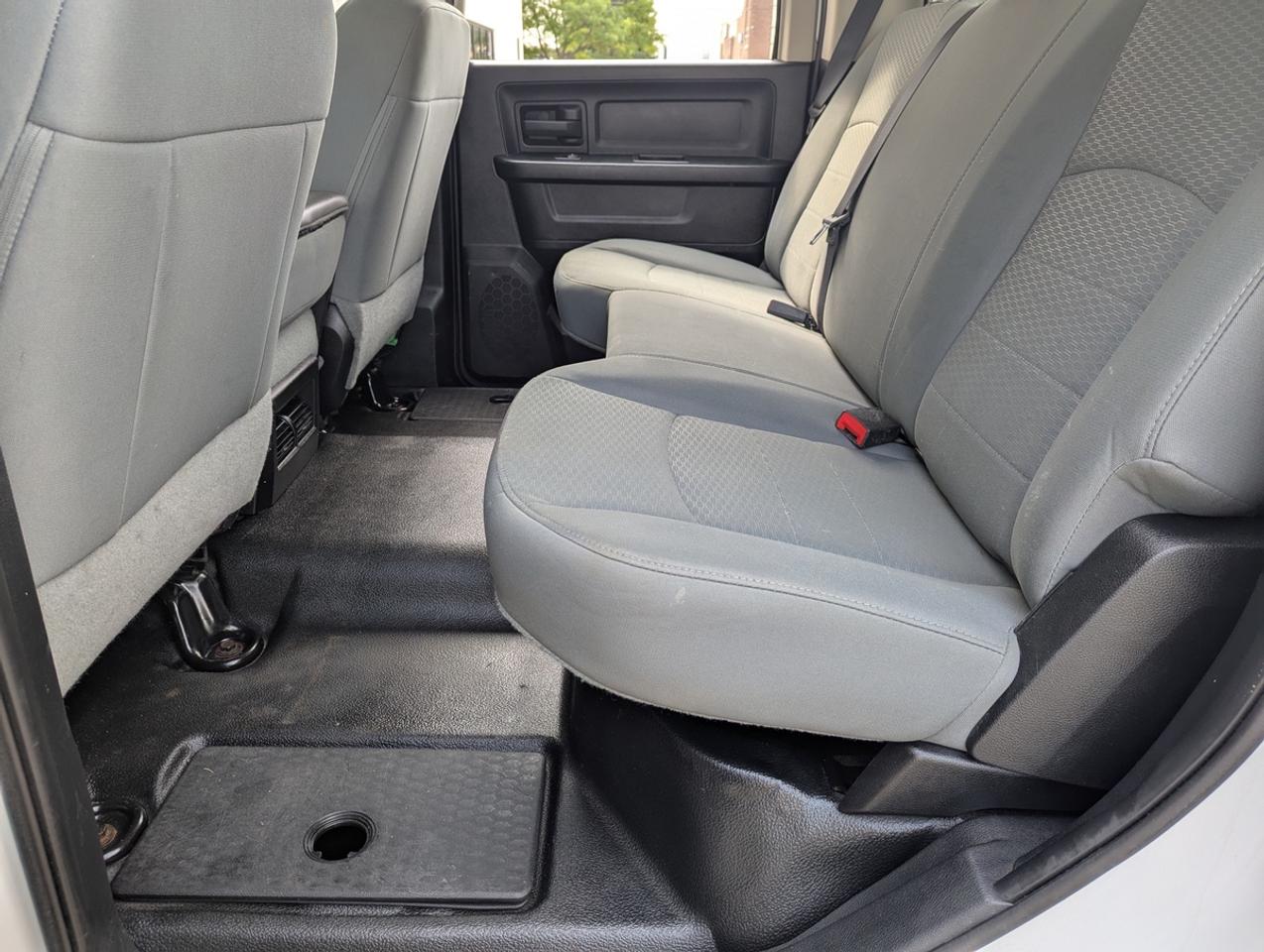 2015 RAM 2500 4X4/CrewCab/8FootBed/MAXILIFT/TommyGate Photo