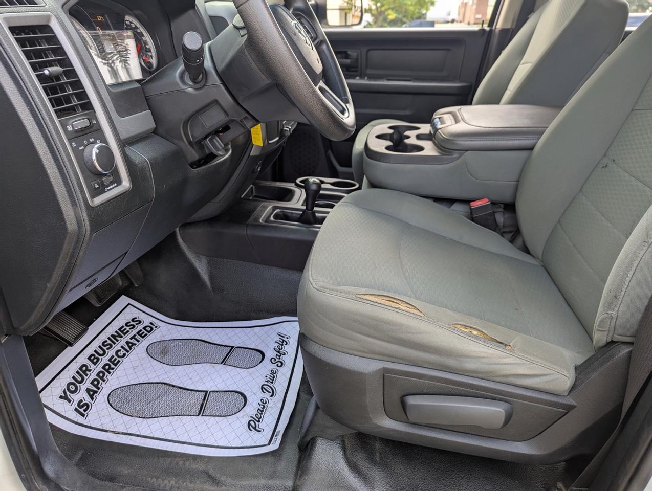 2015 RAM 2500 4X4/CrewCab/8FootBed/MAXILIFT/TommyGate Photo