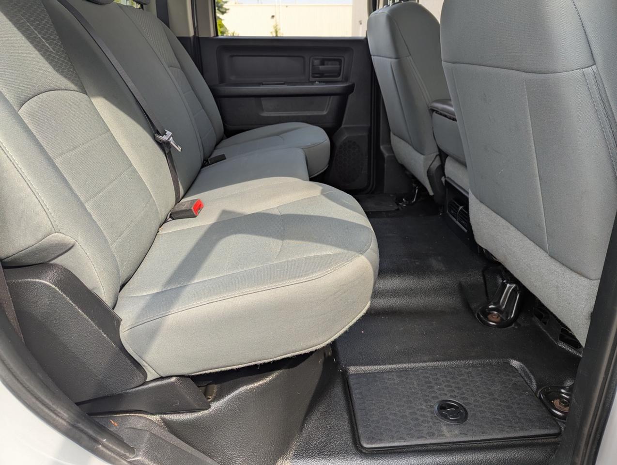 2015 RAM 2500 4X4/CrewCab/8FootBed/MAXILIFT/TommyGate Photo