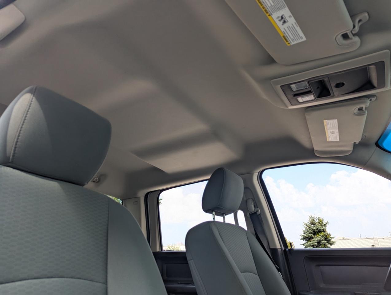 2015 RAM 2500 4X4/CrewCab/8FootBed/MAXILIFT/TommyGate Photo