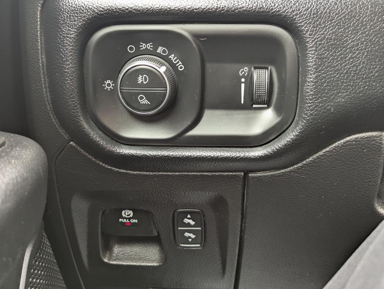 2021 RAM 1500 Big Horn/Crew Cab/Auto4X4/Hemi Photo