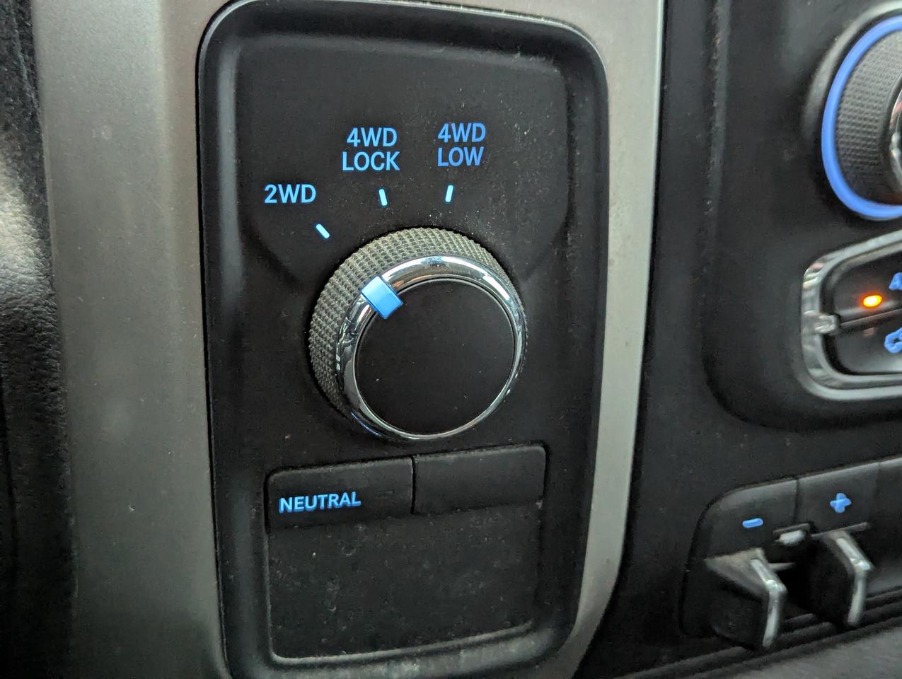 2016 RAM 2500 4WD Crew Cab 169  SLT/Nav/8FootBox/HeatedSeats Photo