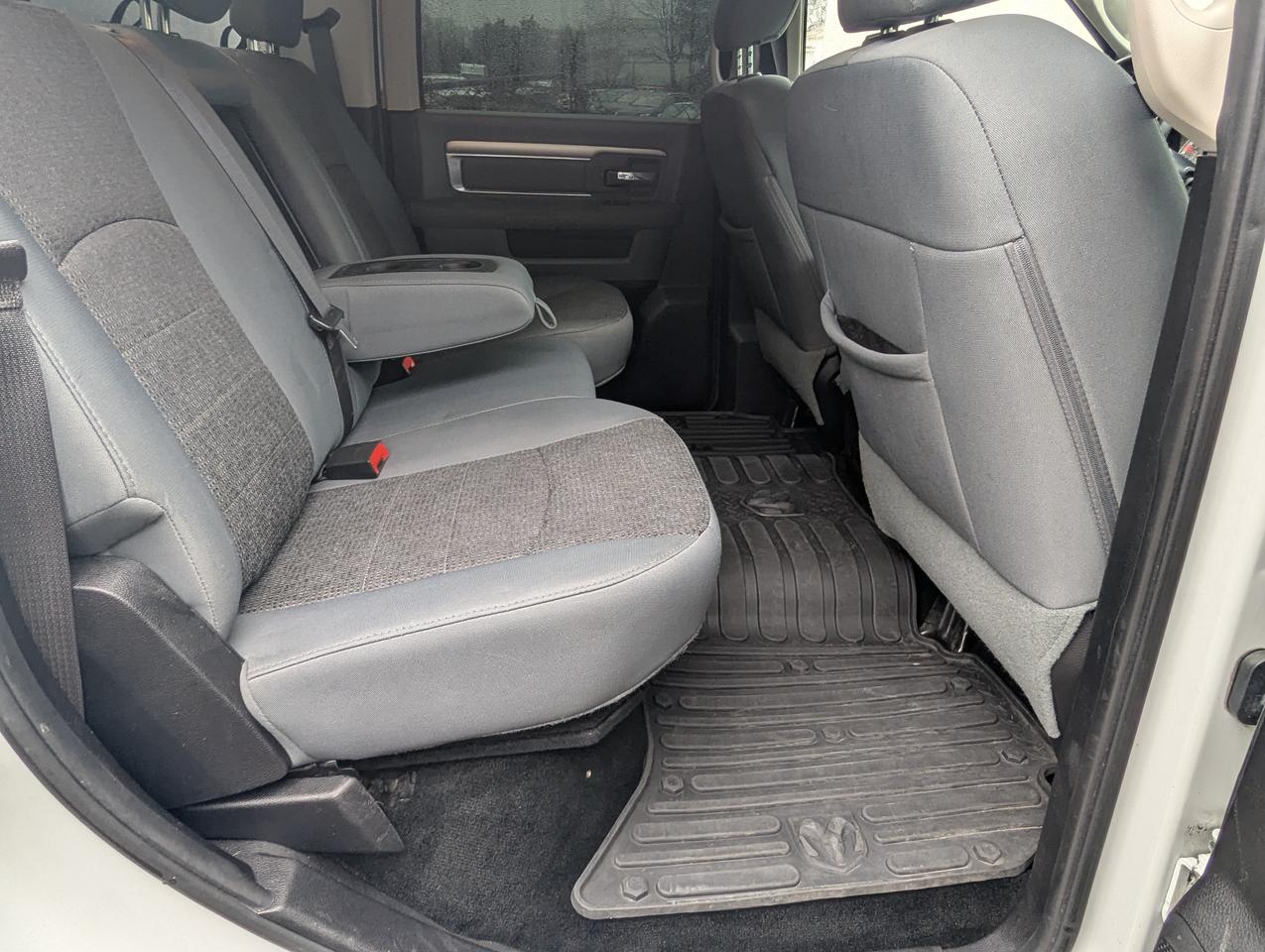 2016 RAM 2500 4WD Crew Cab 169  SLT/Nav/8FootBox/HeatedSeats Photo