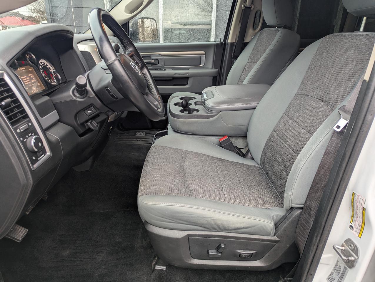 2016 RAM 2500 4WD Crew Cab 169  SLT/Nav/8FootBox/HeatedSeats Photo