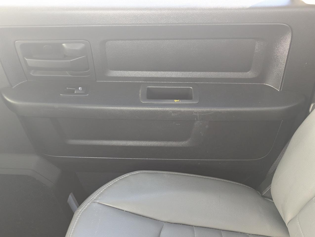 2013 RAM 1500 CrewCab/5.7HEMI/20"Rims/Only108,000KMS Photo