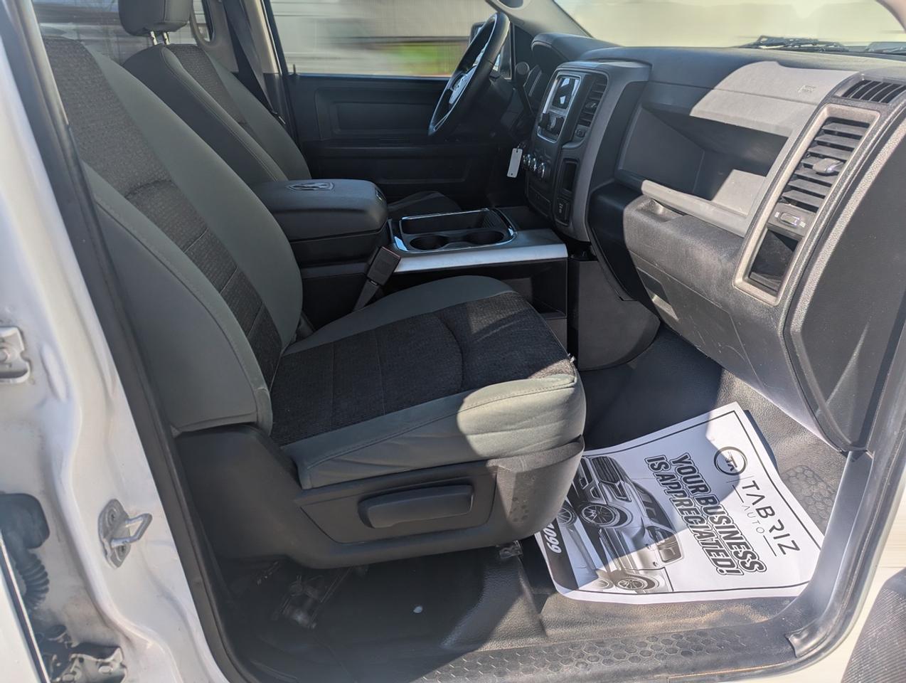 2013 RAM 1500 CrewCab/5.7HEMI/20"Rims/Only108,000KMS Photo