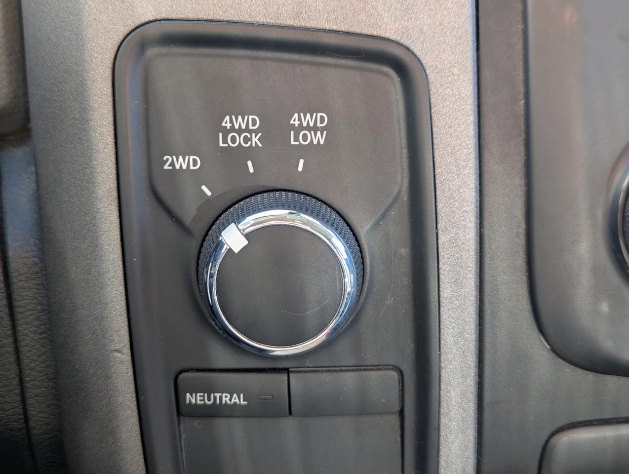 2013 RAM 1500 CrewCab/5.7HEMI/20"Rims/Only108,000KMS Photo