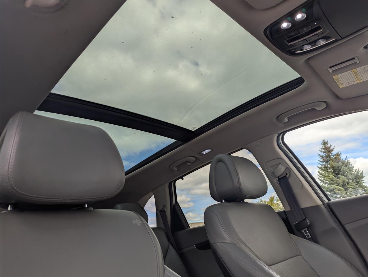2016 Kia Sorento AWD 3.3L EX 7-Seater/BlindSpot/PanoRoof/BackUpCam Photo