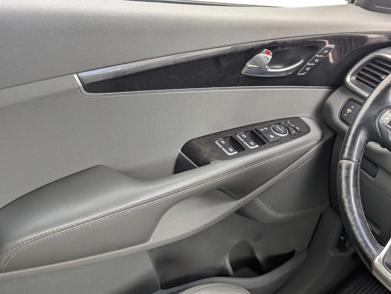 2016 Kia Sorento AWD 3.3L EX 7-Seater/BlindSpot/PanoRoof/BackUpCam Photo