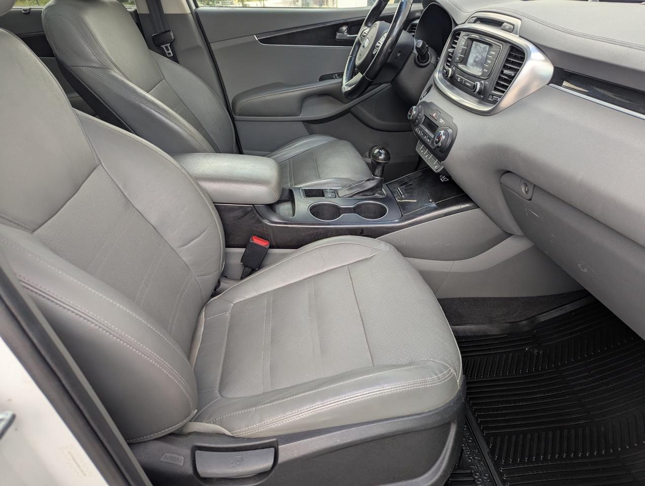 2016 Kia Sorento AWD 3.3L EX 7-Seater/BlindSpot/PanoRoof/BackUpCam Photo