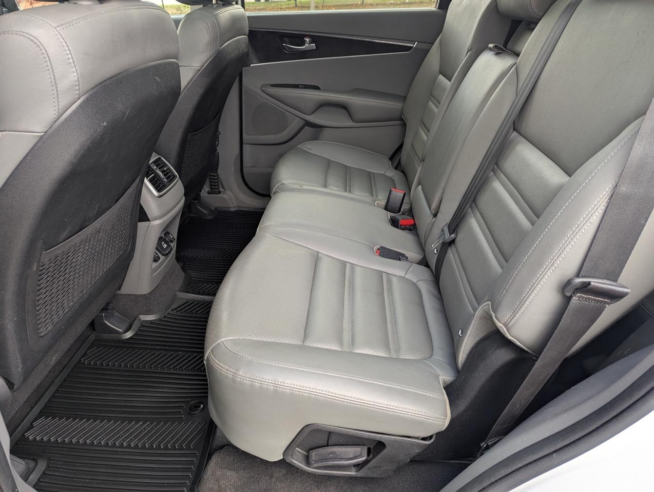 2016 Kia Sorento AWD 3.3L EX 7-Seater/BlindSpot/PanoRoof/BackUpCam Photo