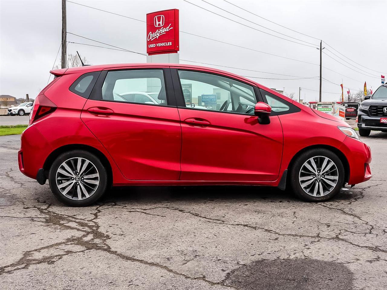 2016 Honda Fit EX-L   ONLY 20,000 KMS!! Photo