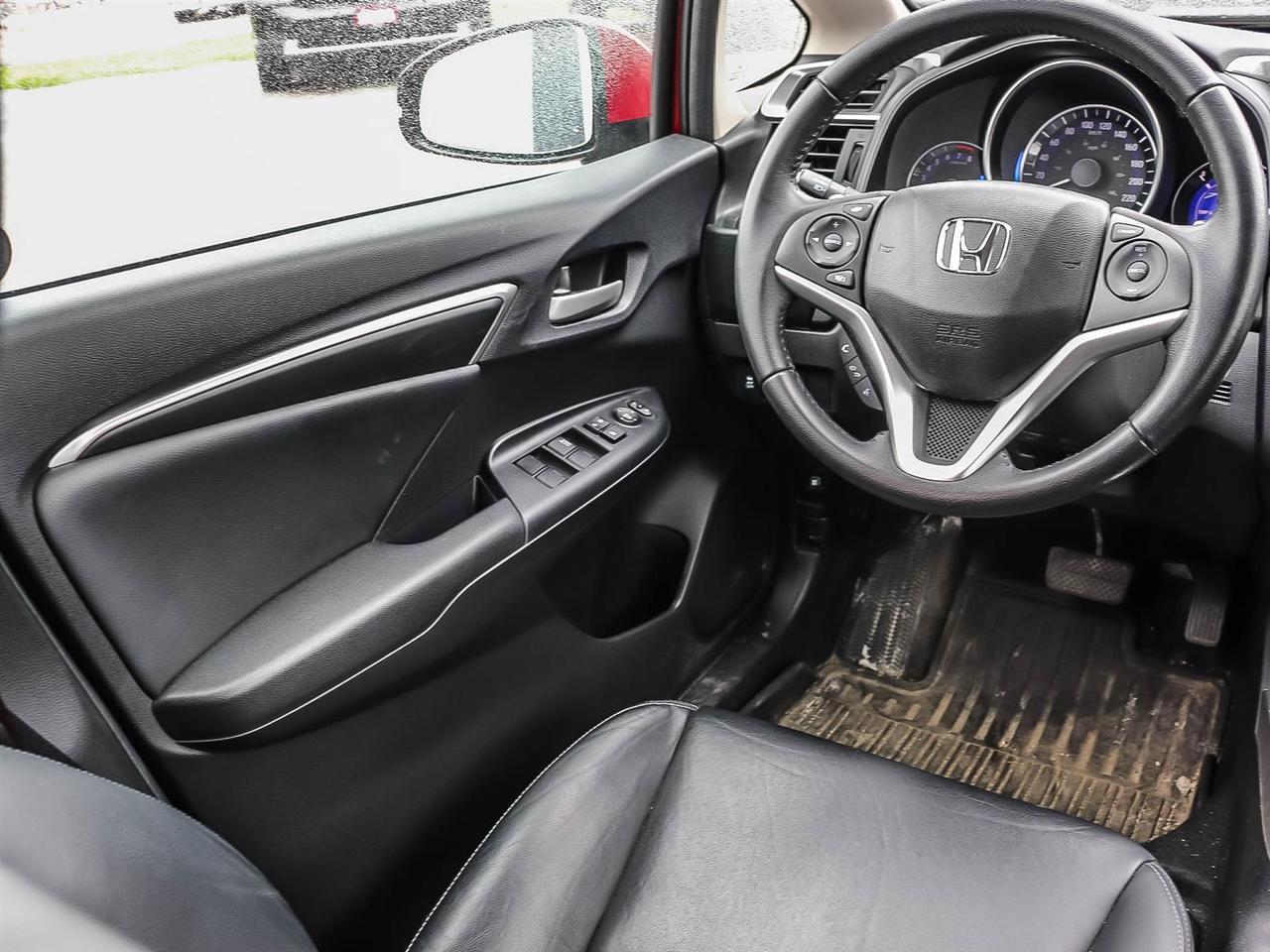 2016 Honda Fit EX-L   ONLY 20,000 KMS!! Photo