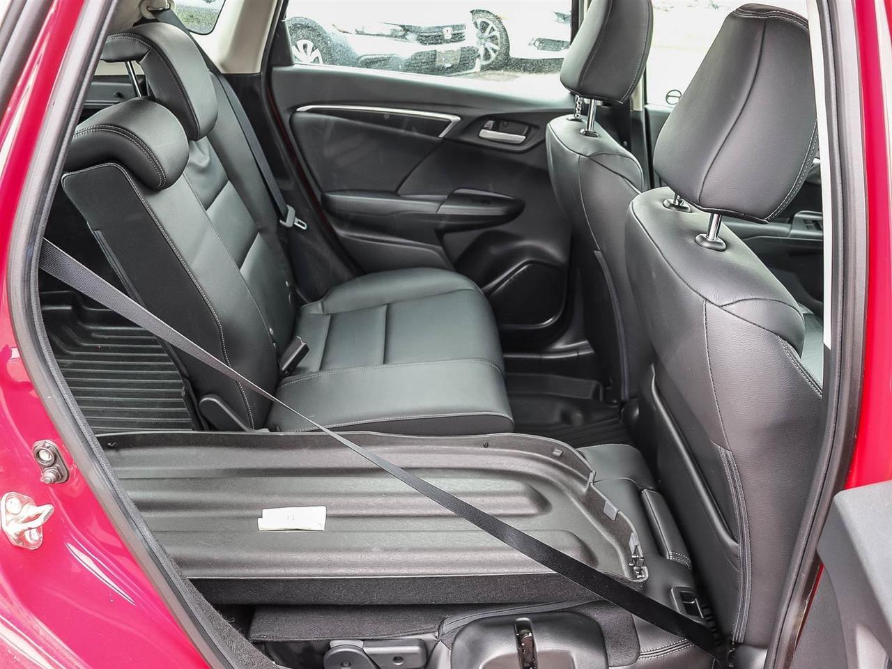 2016 Honda Fit EX-L   ONLY 20,000 KMS!! Photo
